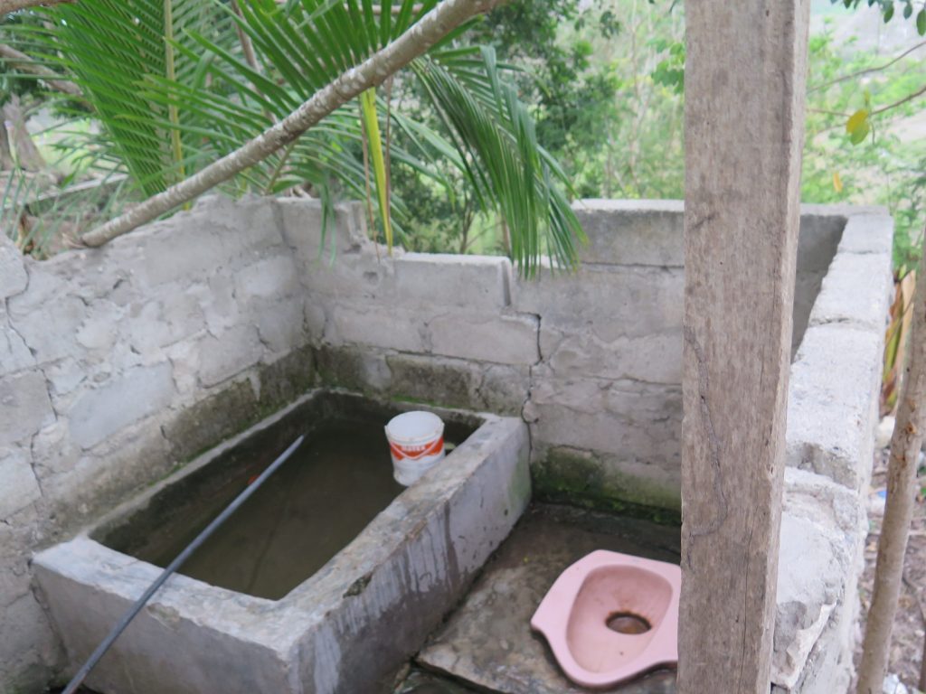 WC yang ada di rumah warga sebelum ke Tanggedu Indonesia A-Z