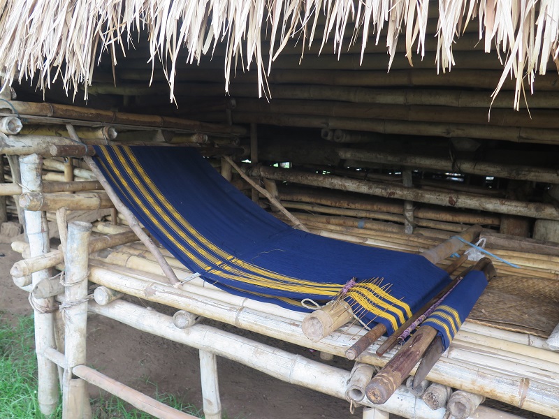 Pembuatan Tenun khas Sumba Barat Daya Indonesia A-Z
