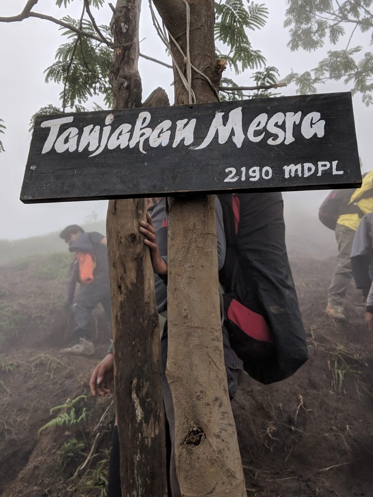 Pos 5 Tanjakan Mesra Gunung Kembang Indonesia A-Z
