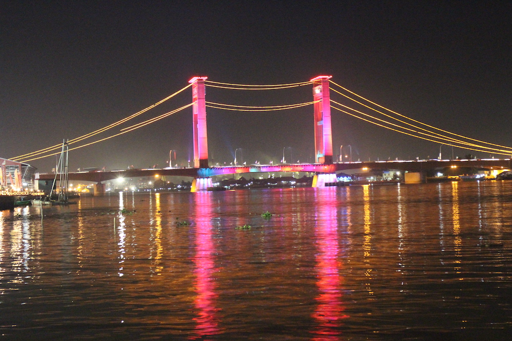 Jembatan Ampera Indonesia A-Z