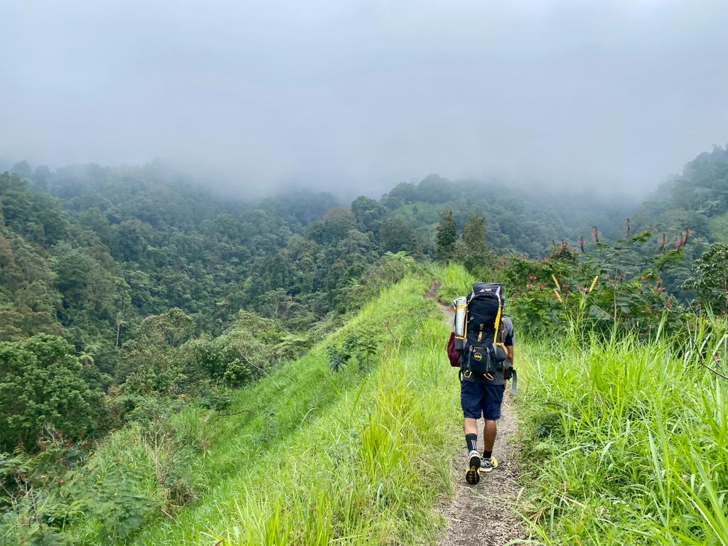 Jalur pendakian masih landai