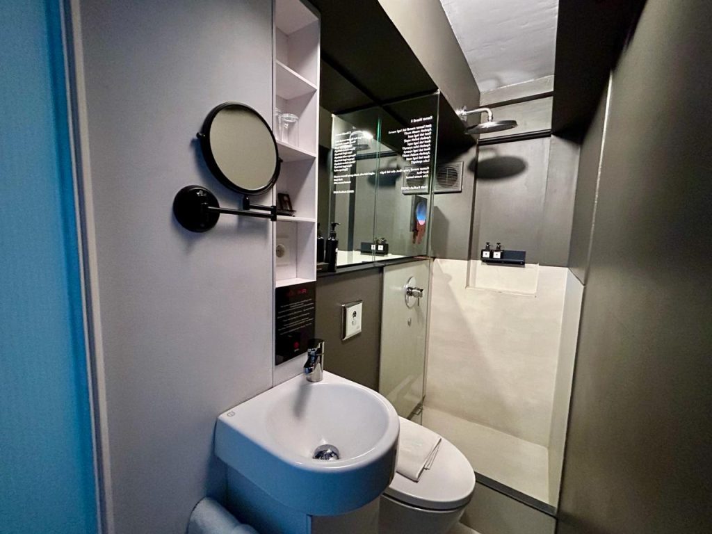 Kamar mandi Pitu Room Indonesia A-Z