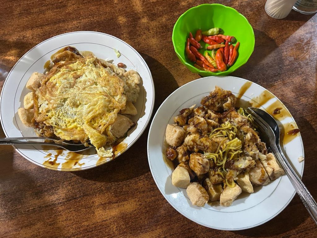 Tahu kupat Pak Gombloh Solo Indonesia A-Z