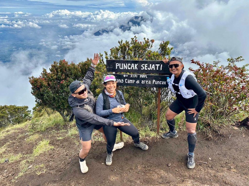 Puncak Sejati Gunung Sumbing Indonesia A-Z