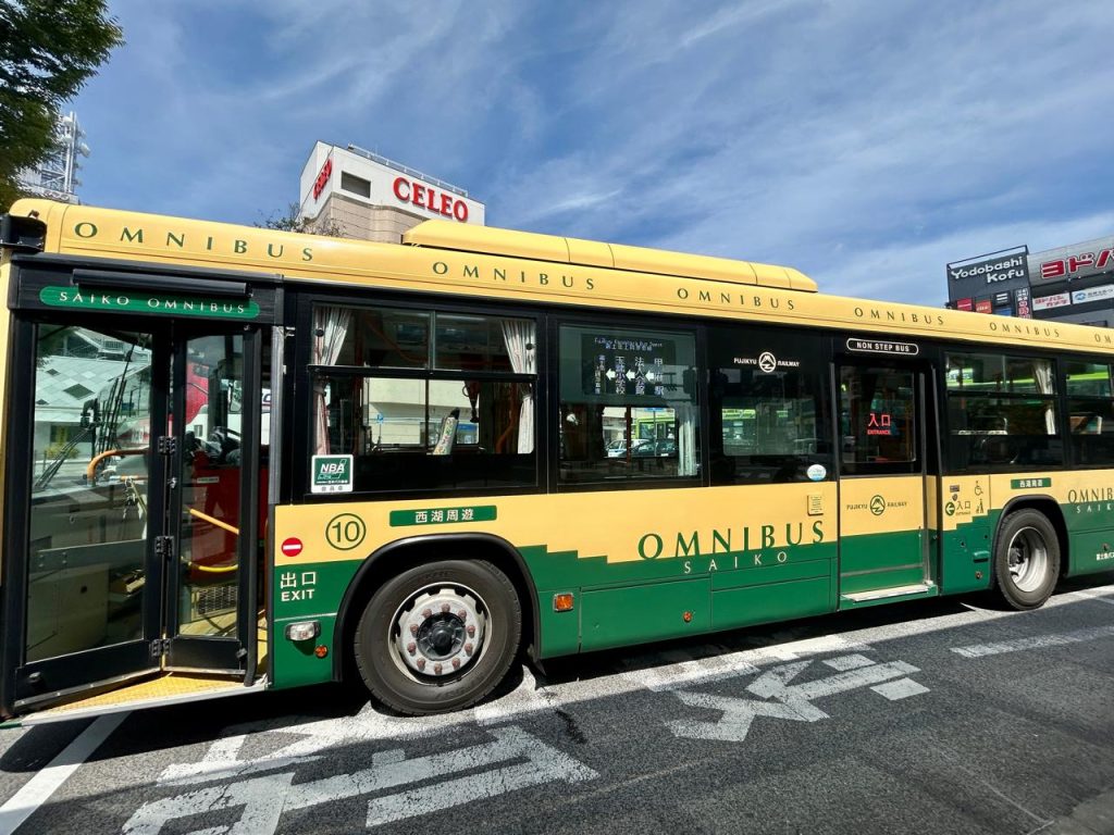 Bus dari Kawaguchiko ke Kofu Indonesia A-Z