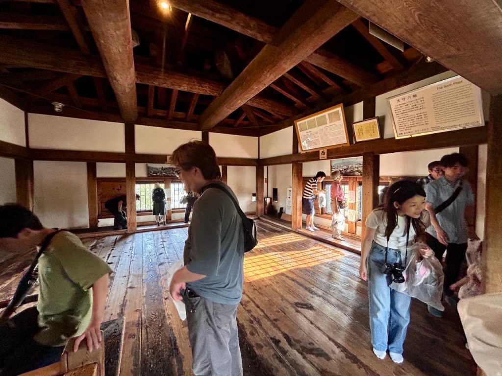 Di dalam kastil Matsumoto Indonesia A-Z