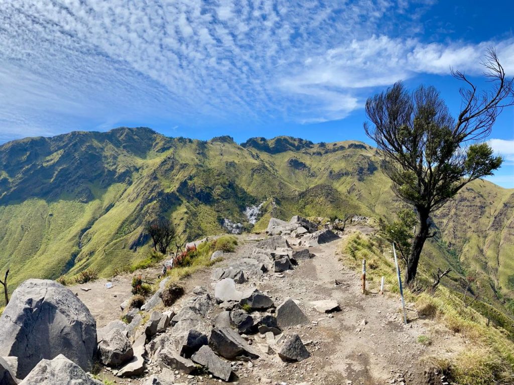 Merbabu via Wekas Indonesia A-Z