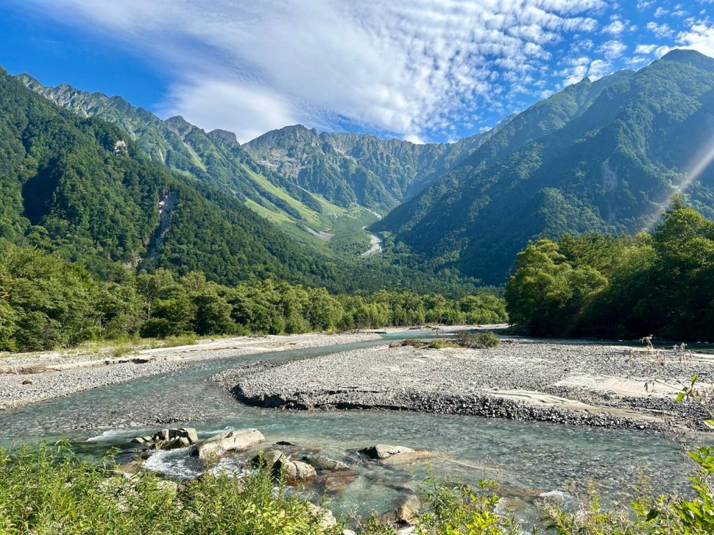 Pemandangan sepanjang Sungai Azusa Kamikochi Indonesia A-Z