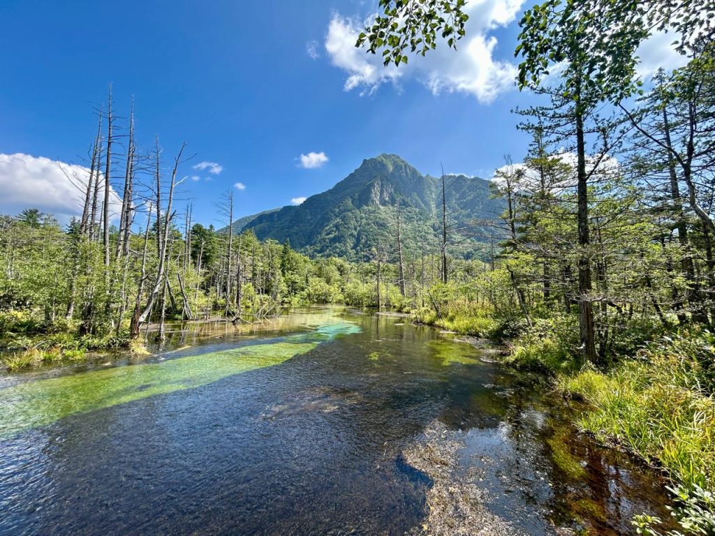 Sungai Azusa di Kamikochi Indonesia A-Z