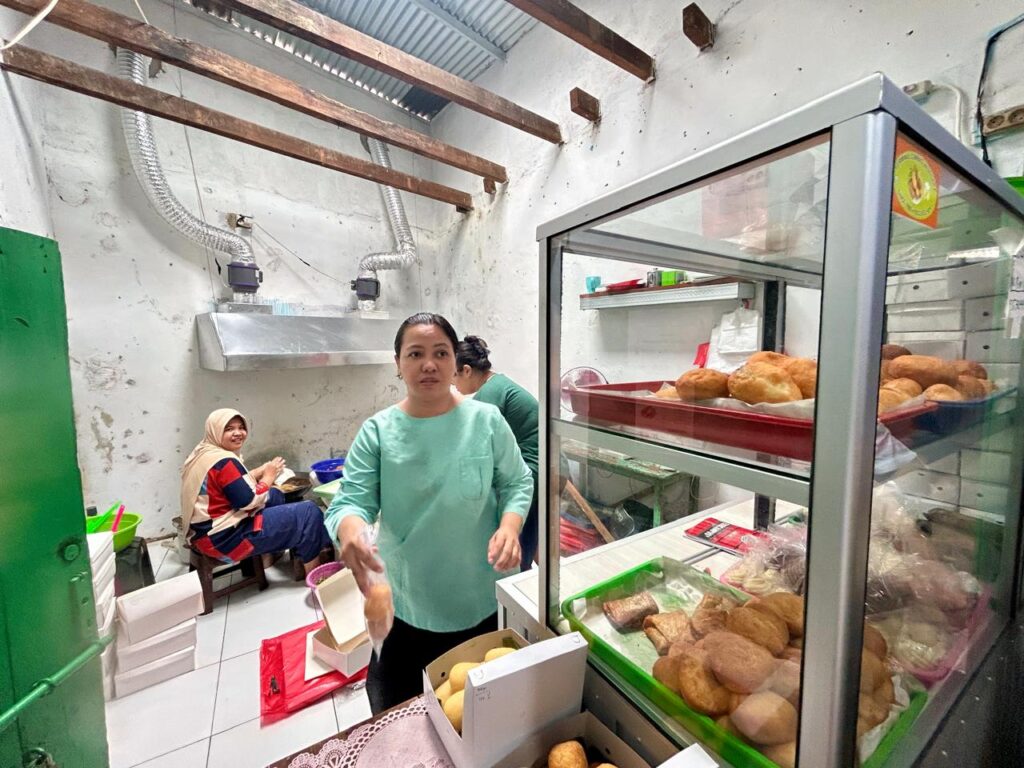 Combro Ibu Aminah Jatinegara Pasar Mester Indonesia A-Z