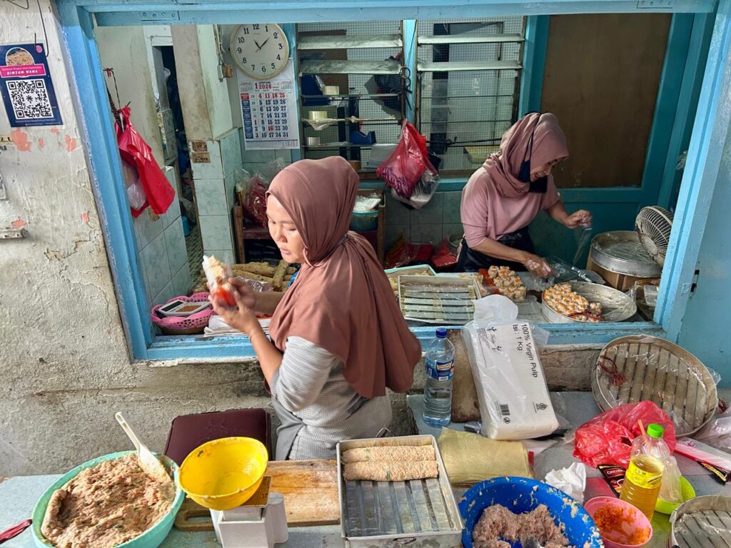 Gohyong dan Siomay Wawa Indonesia A-Z