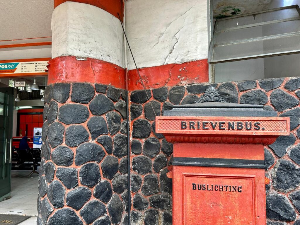 Kantor Pos Jatinegara Indonesia A-Z