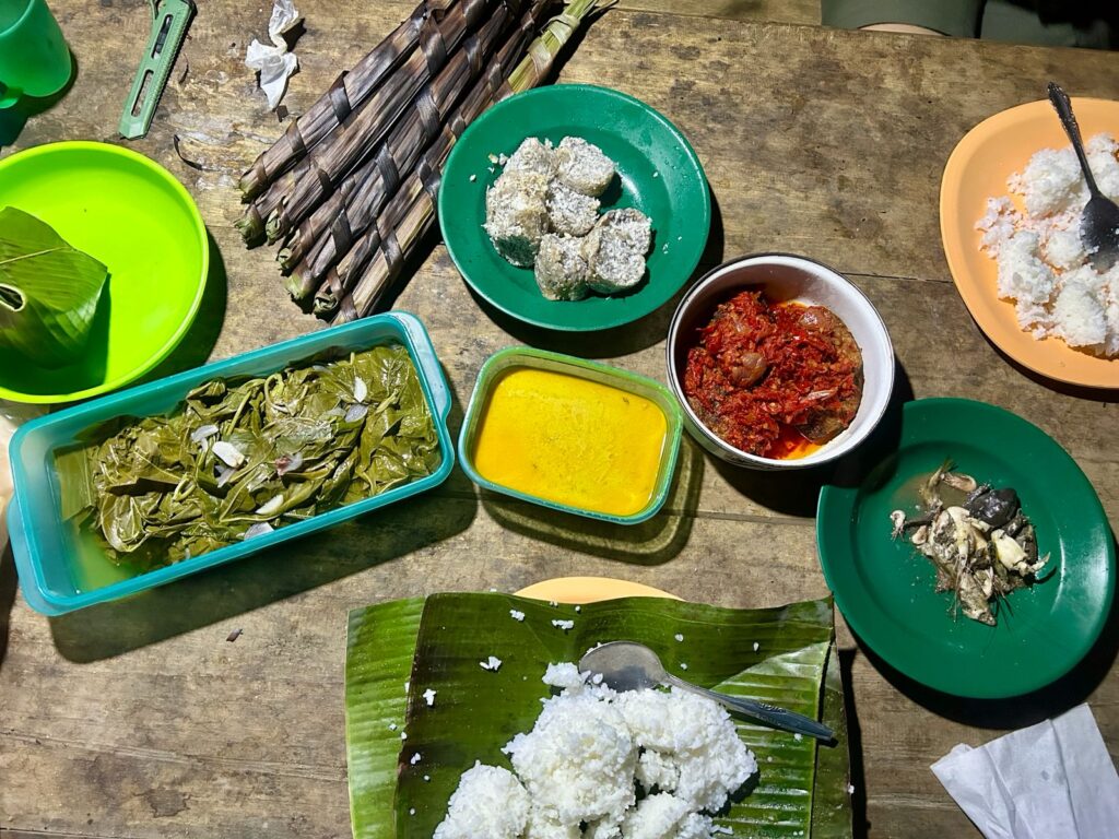 Makan malam di Mentawai Indonesia A-Z