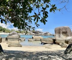 Pantai Tanjung Tinggi Belitung Indonesia A-Z