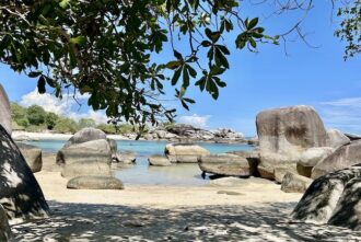 Pantai Tanjung Tinggi Belitung Indonesia A-Z