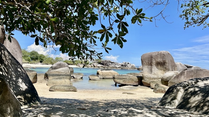 Pantai Tanjung Tinggi Belitung Indonesia A-Z