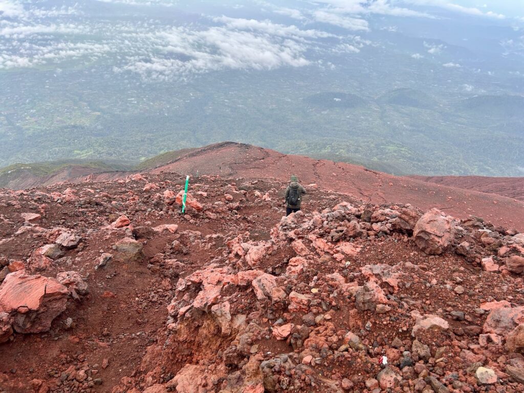 Trek batu merah sekitar puncak Kerinci 3.805 MDPL Indonesia A-Z