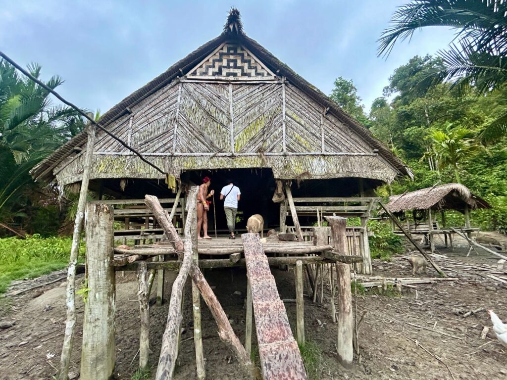 Uma Suku Mentawai Indonesia A-Z